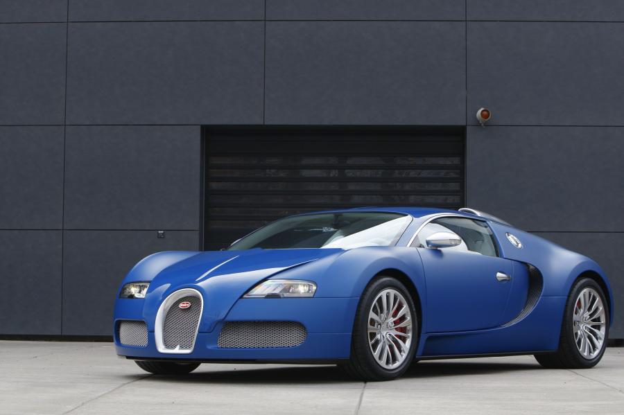  Bugatti Veyron 16.4 Bleu Centenaire 2009 года  (фото 17 из 21)